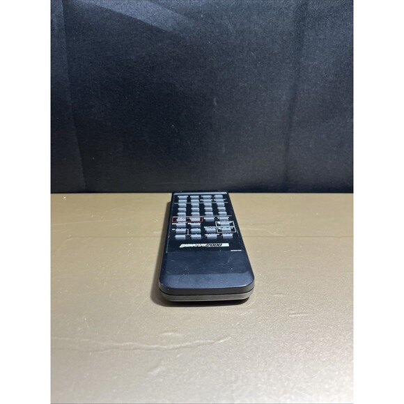 Montgomery Ward Signature 2000 VCR Remote Control G0691GE - Picture 5 of 7